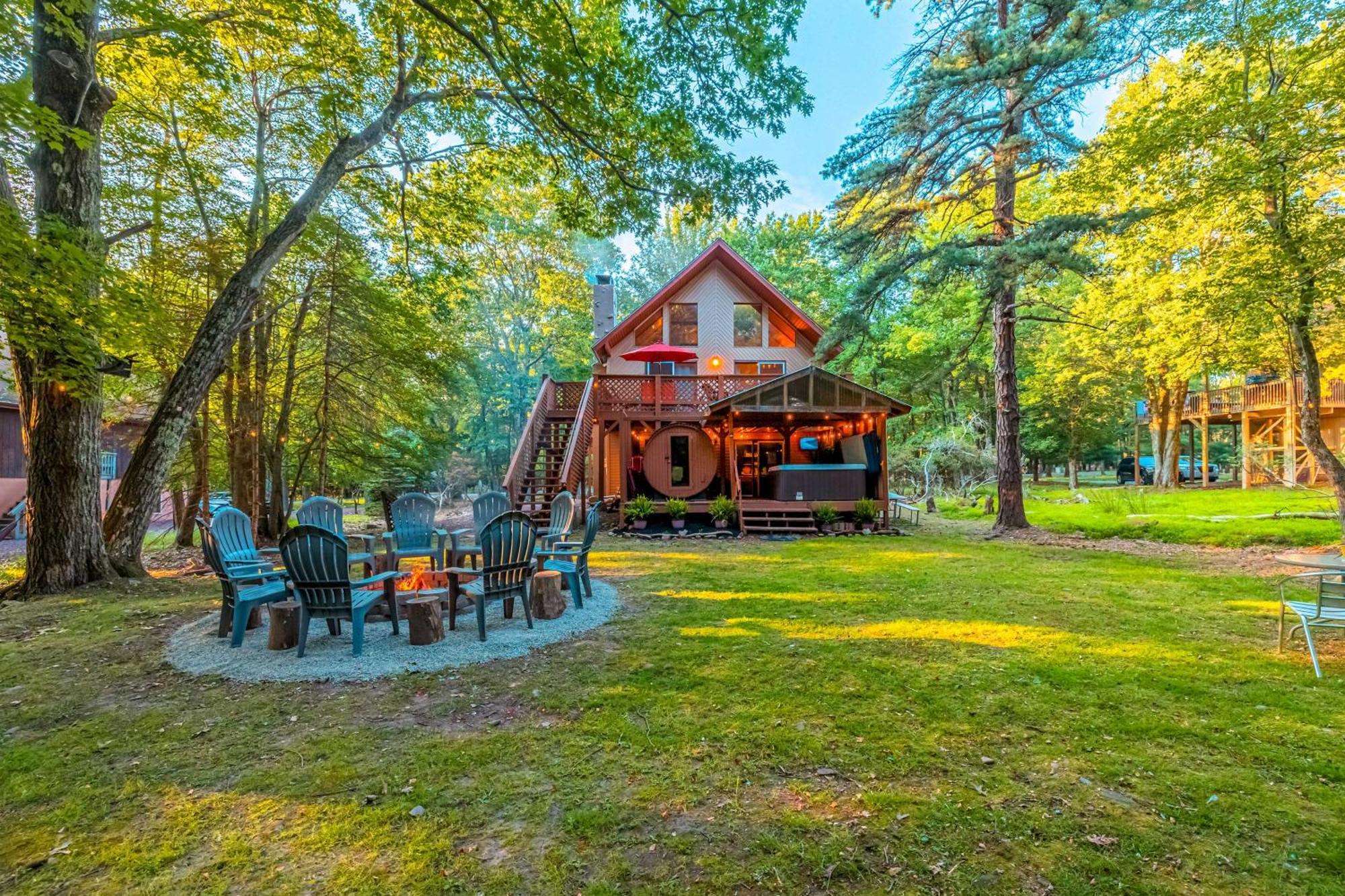 Poconos Ski Retreat With Sauna, Hot Tub, And Game Room Lake Harmony Eksteriør billede