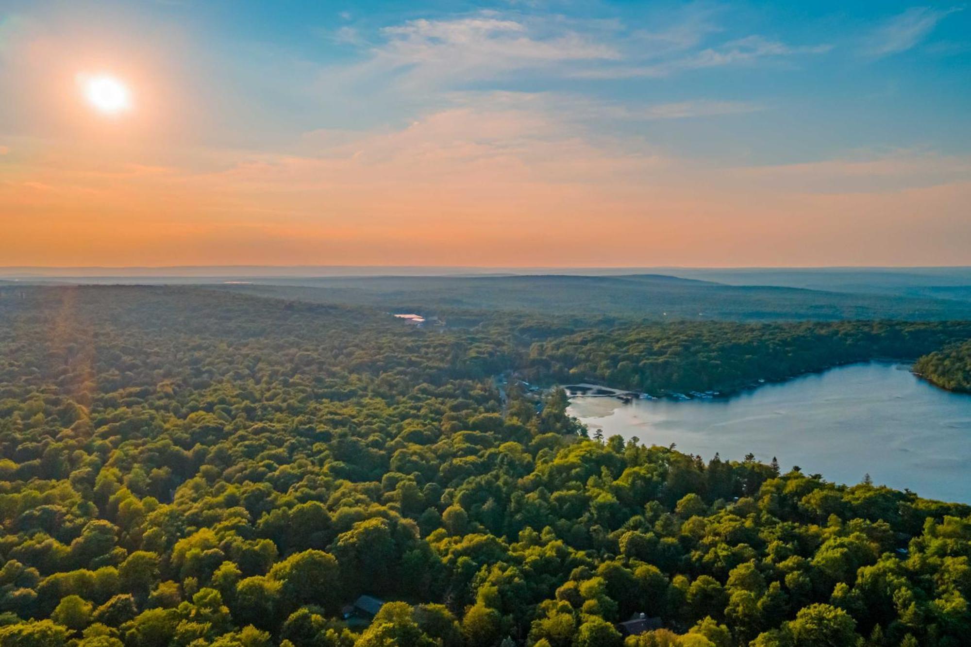 Poconos Ski Retreat With Sauna, Hot Tub, And Game Room Lake Harmony Eksteriør billede