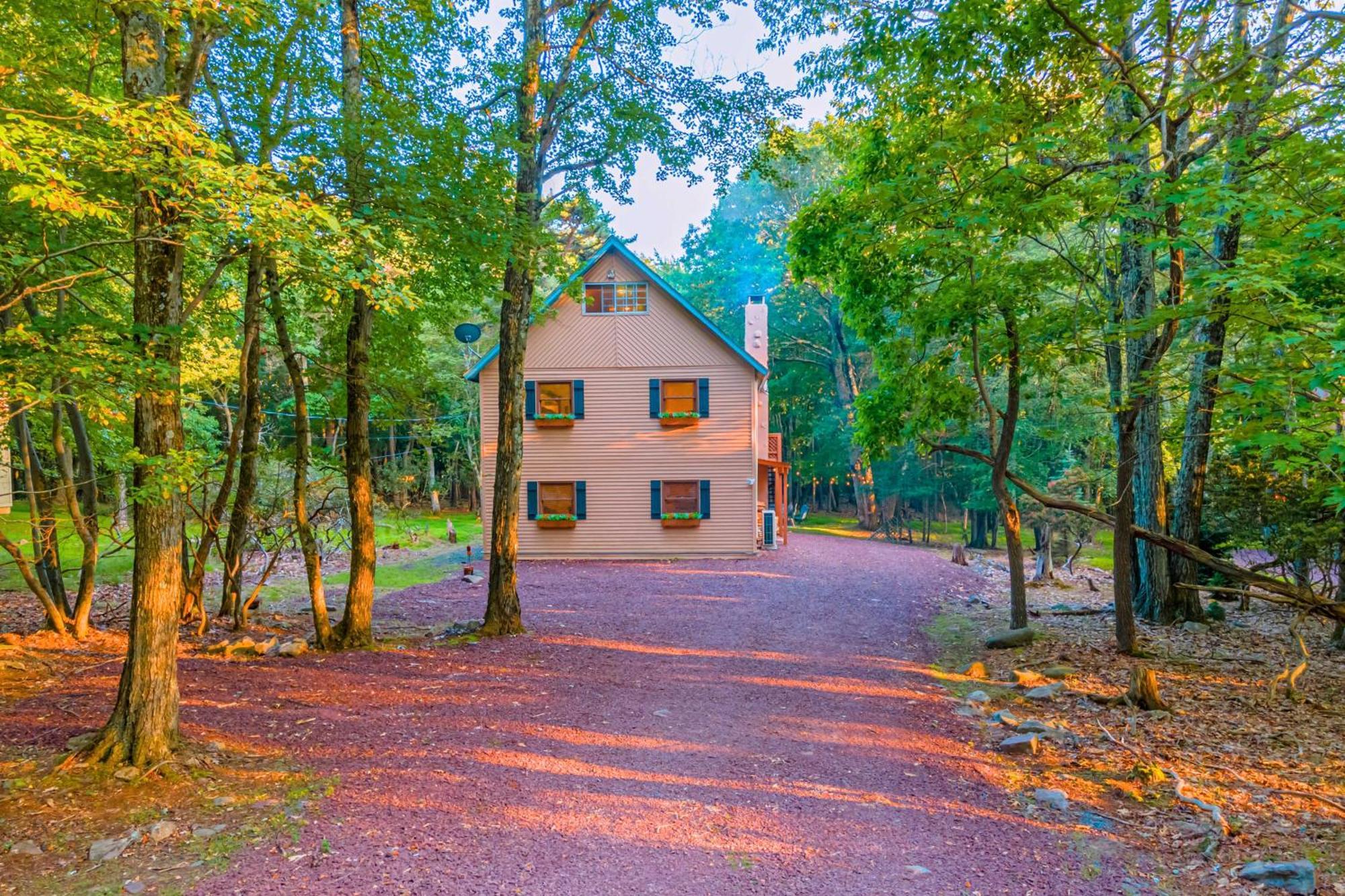 Poconos Ski Retreat With Sauna, Hot Tub, And Game Room Lake Harmony Eksteriør billede