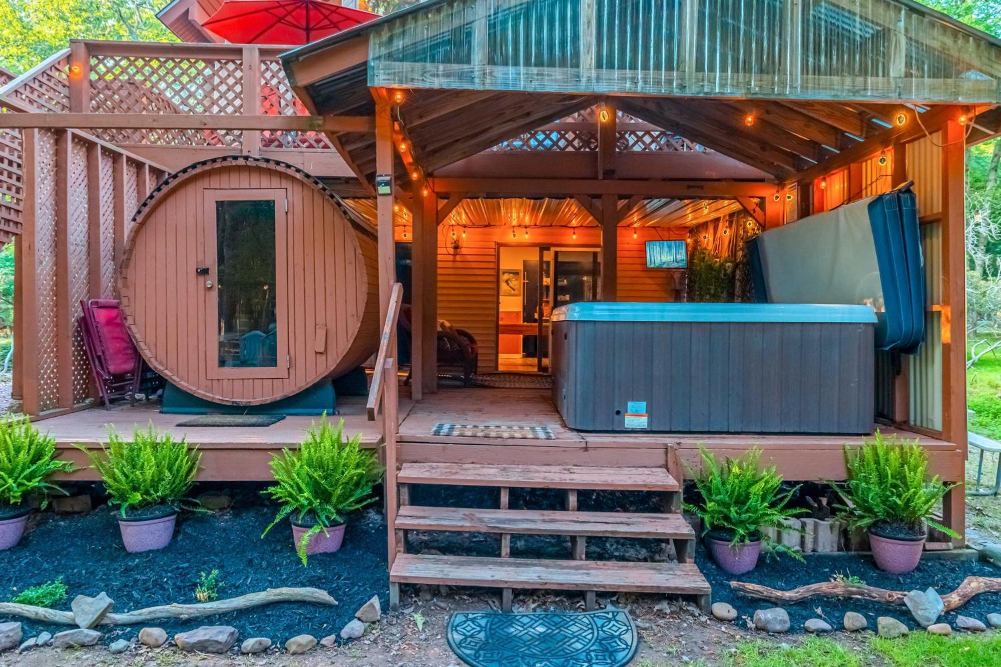 Poconos Ski Retreat With Sauna, Hot Tub, And Game Room Lake Harmony Eksteriør billede
