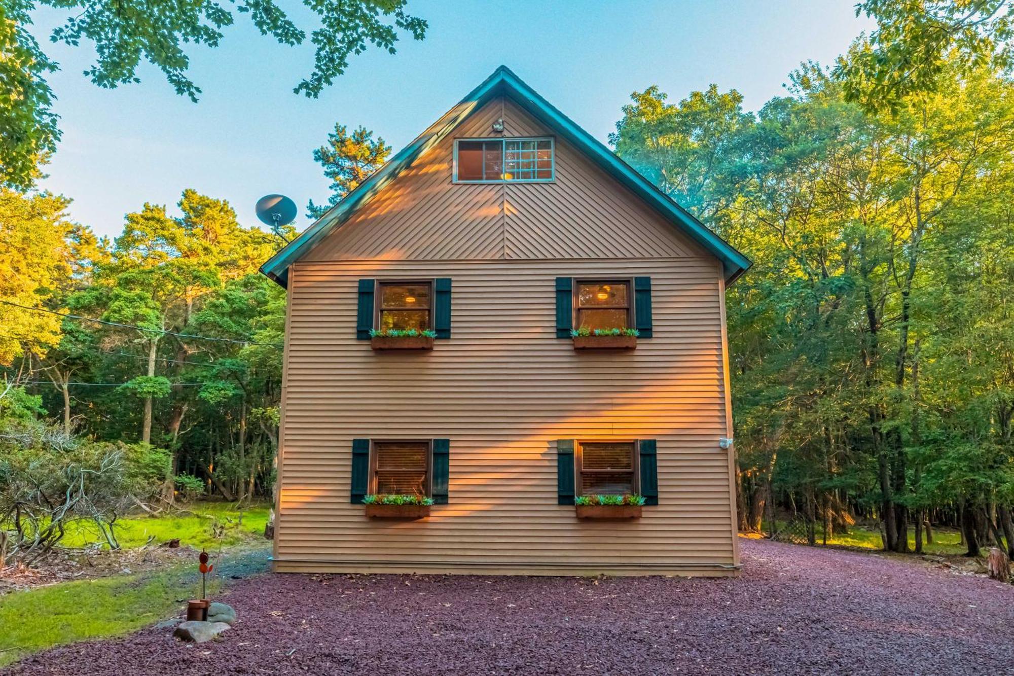 Poconos Ski Retreat With Sauna, Hot Tub, And Game Room Lake Harmony Eksteriør billede