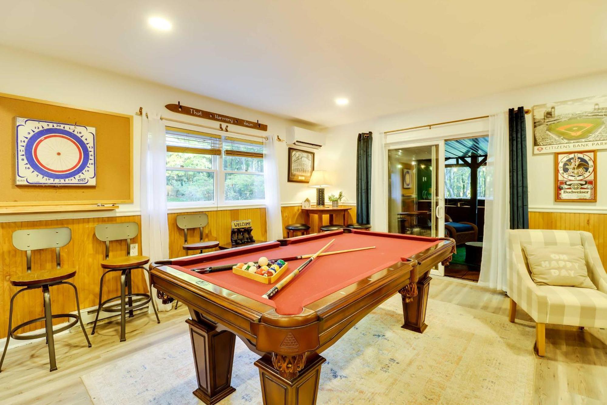 Poconos Ski Retreat With Sauna, Hot Tub, And Game Room Lake Harmony Eksteriør billede