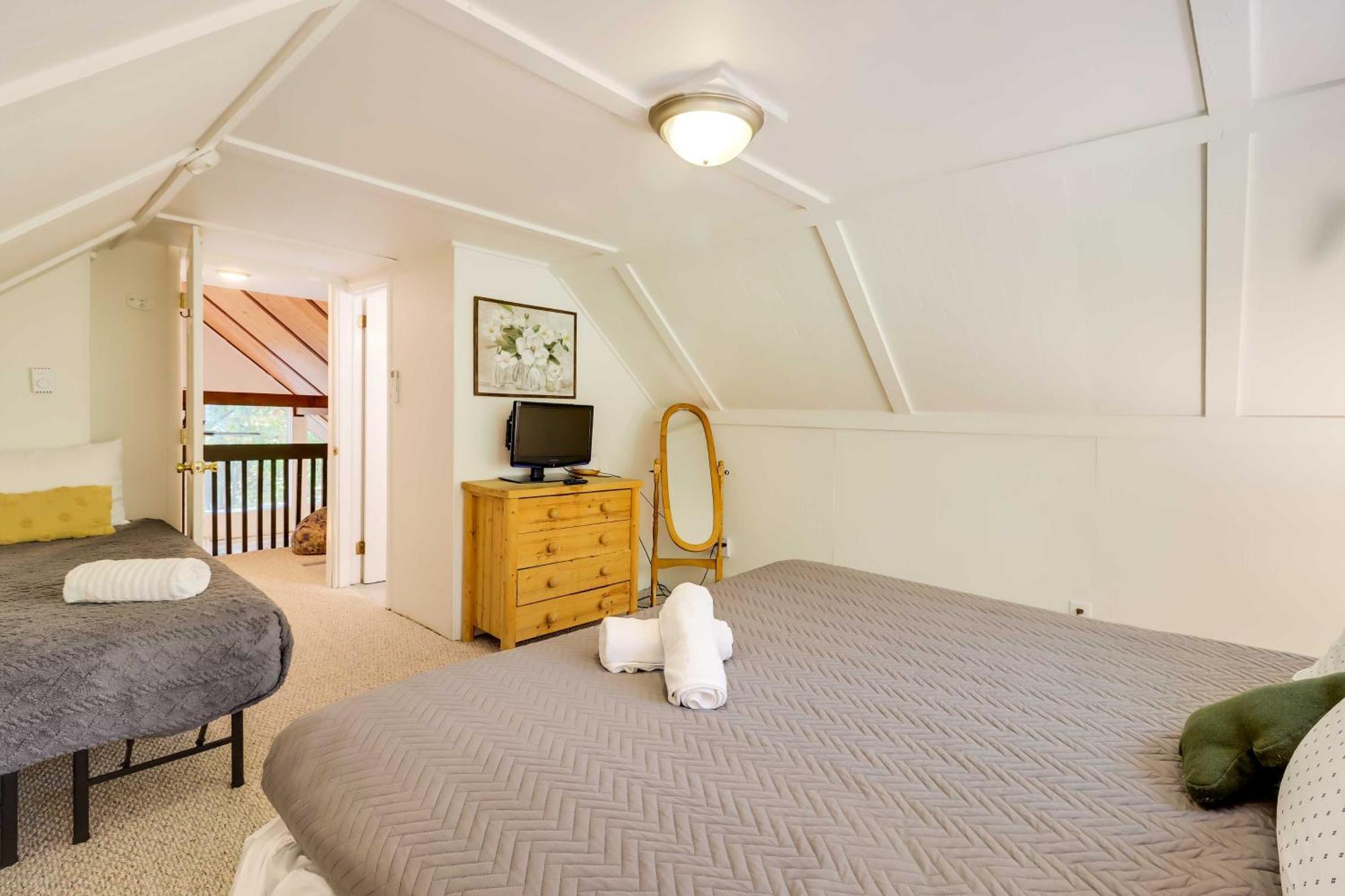 Poconos Ski Retreat With Sauna, Hot Tub, And Game Room Lake Harmony Eksteriør billede