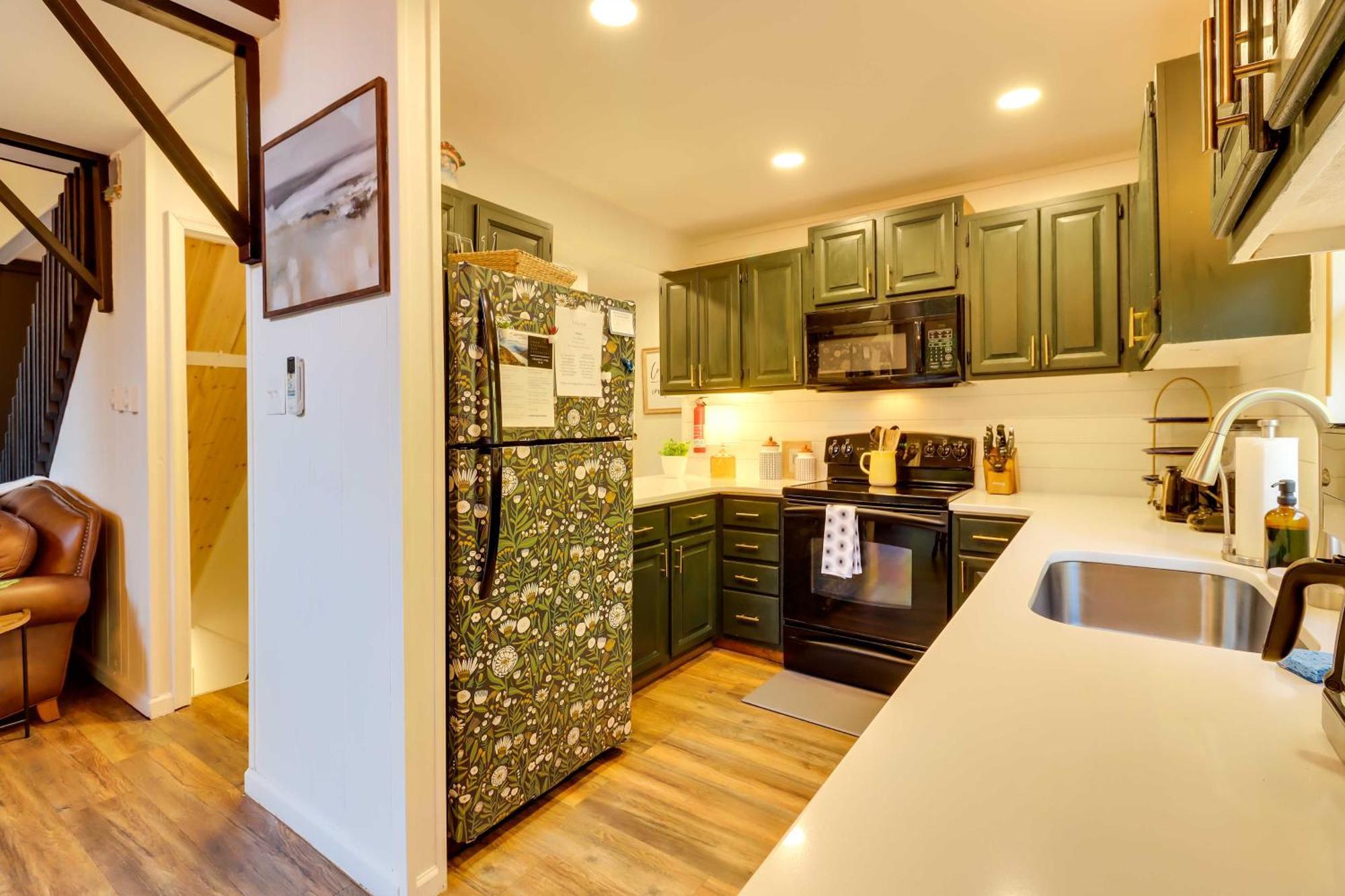 Poconos Ski Retreat With Sauna, Hot Tub, And Game Room Lake Harmony Eksteriør billede