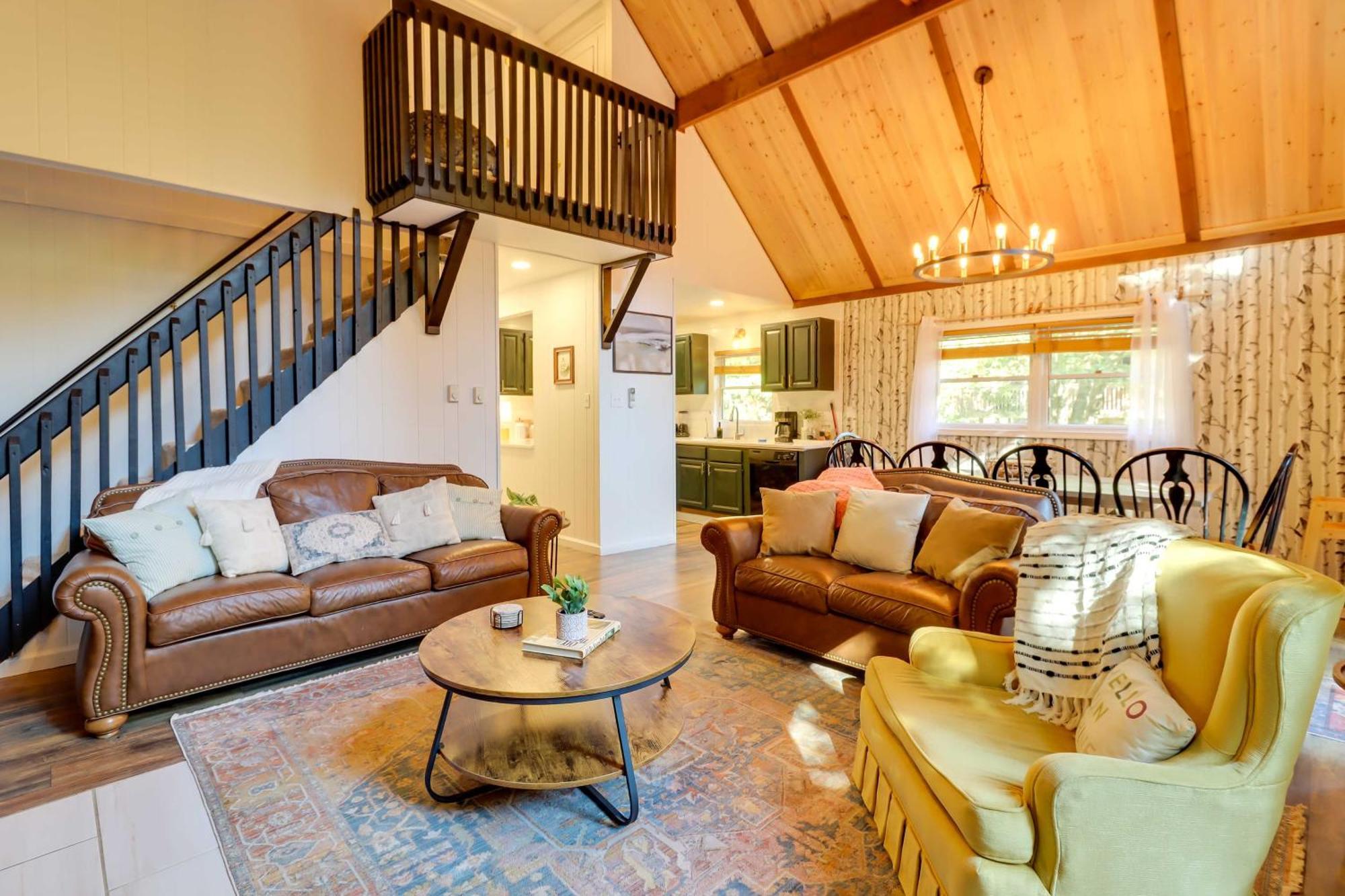 Poconos Ski Retreat With Sauna, Hot Tub, And Game Room Lake Harmony Eksteriør billede