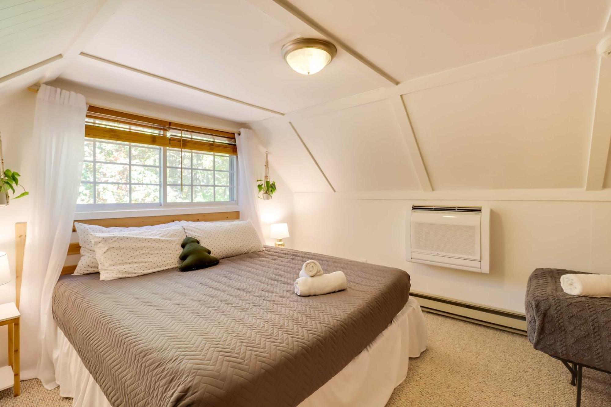 Poconos Ski Retreat With Sauna, Hot Tub, And Game Room Lake Harmony Eksteriør billede
