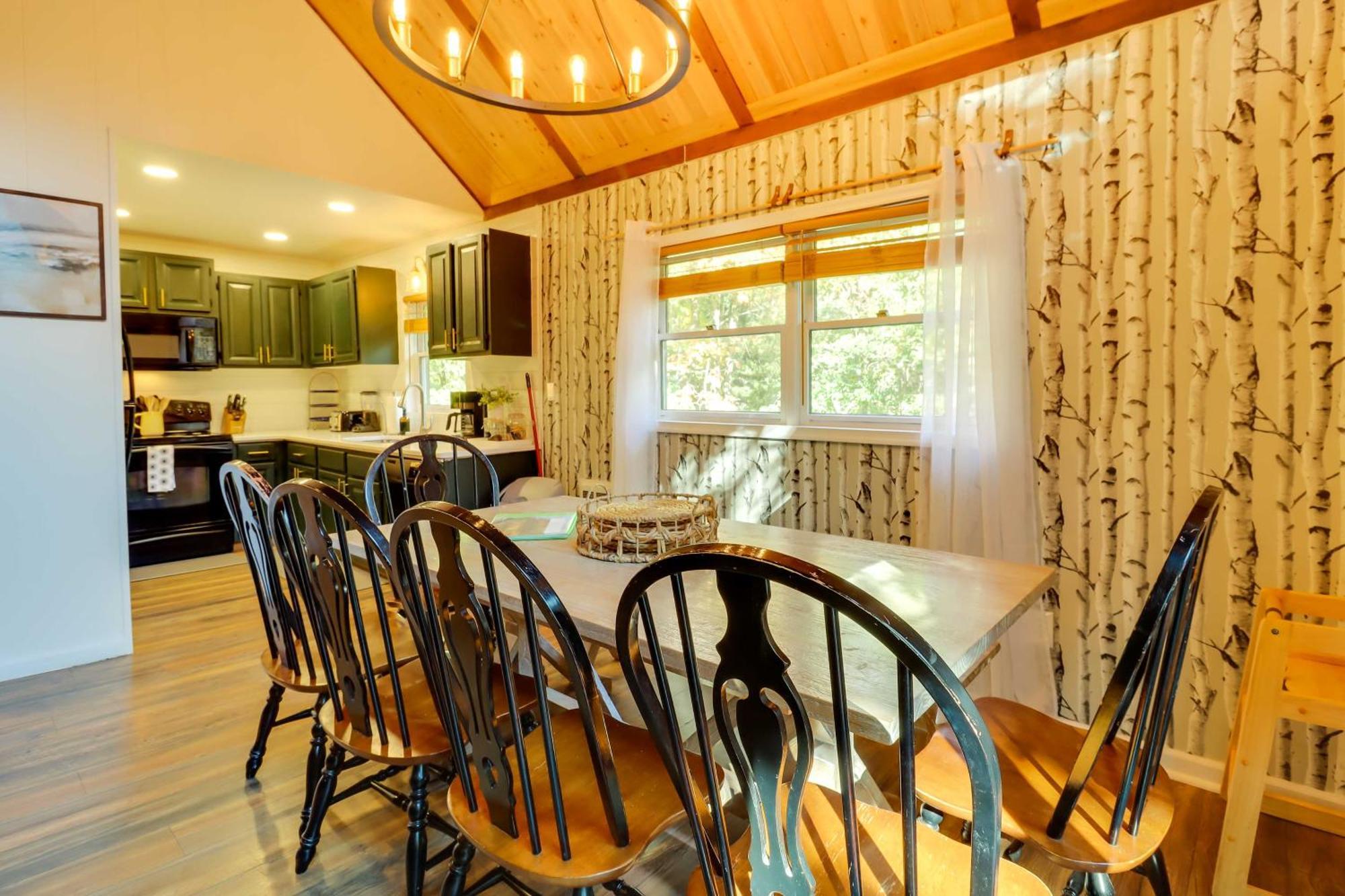 Poconos Ski Retreat With Sauna, Hot Tub, And Game Room Lake Harmony Eksteriør billede